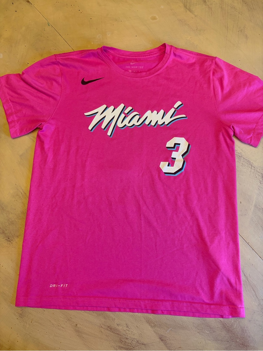 Nike Dri-Fit NBA Miami Heat 'Dwayne Wade #3' Pink T-shirt - Size M